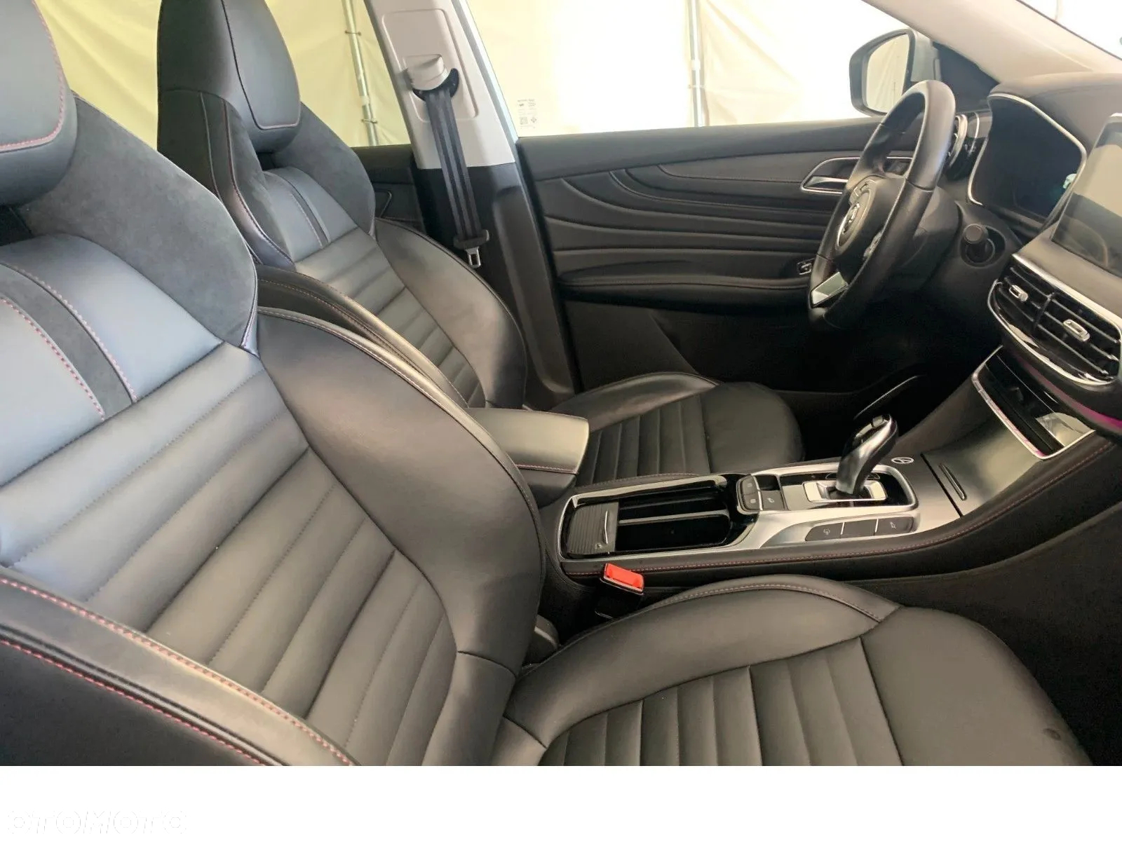 MG EHS 1.5T-GDI PHEV Luxury - 3