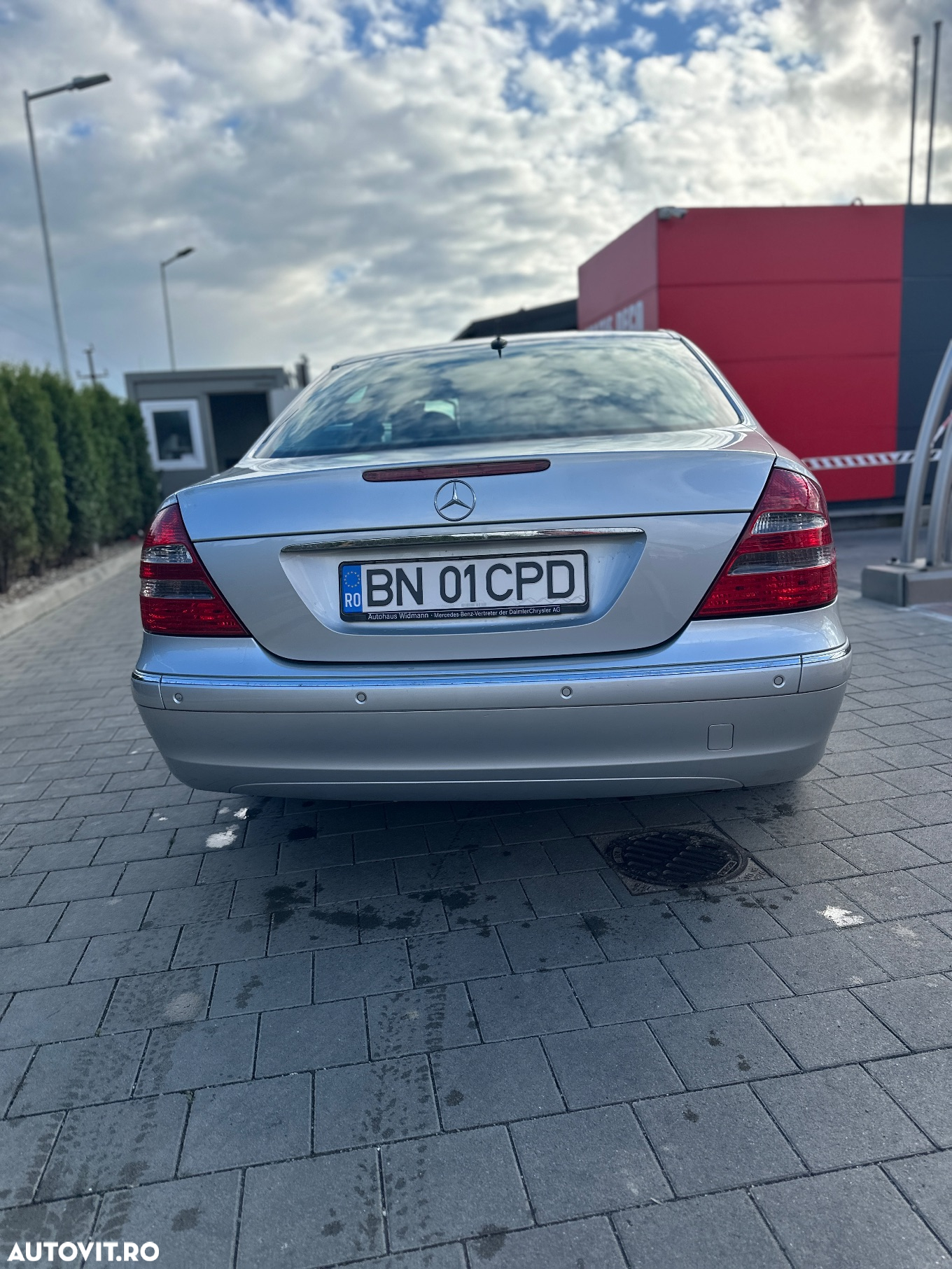 Mercedes-Benz E - 12