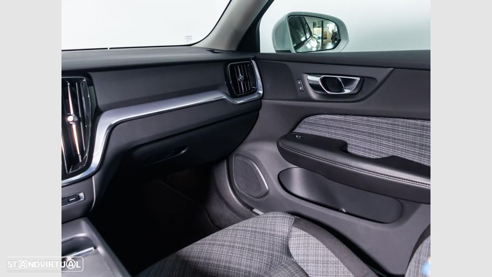 Volvo V60 Cross Country 2.0 B4 Geartronic - 21