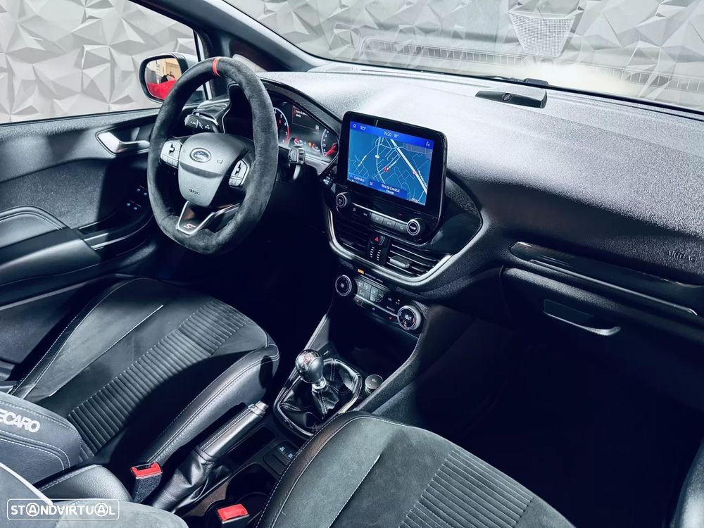 Ford Fiesta 1.5 EcoBoost ST - 19