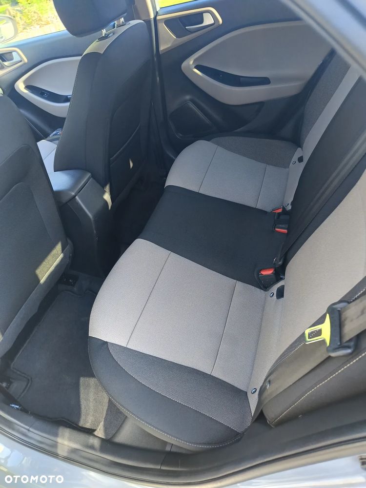 Hyundai i20 1.1 CRDi YES Gold - 8