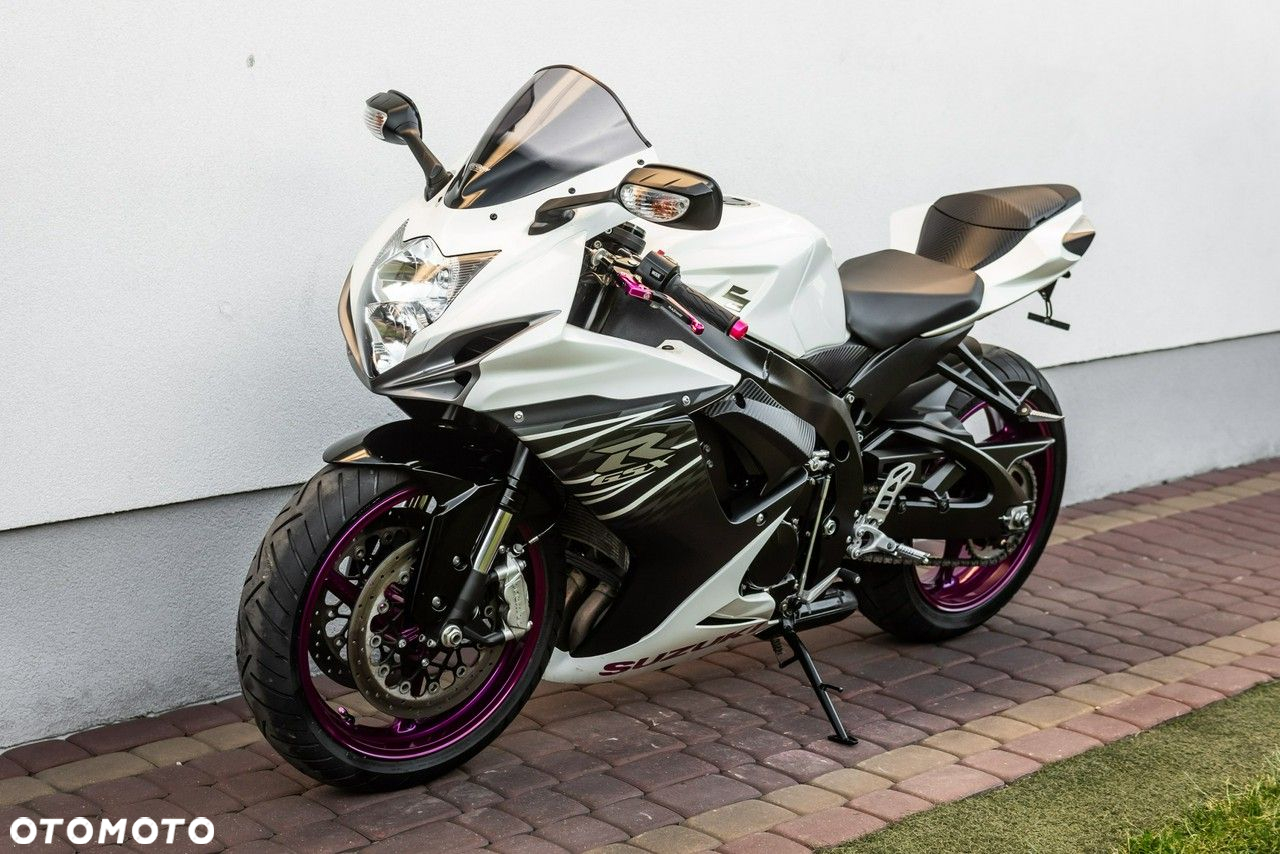 Suzuki GSX-R - 6