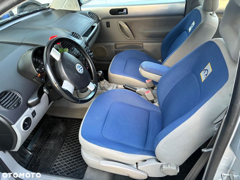 Volkswagen New Beetle - 7