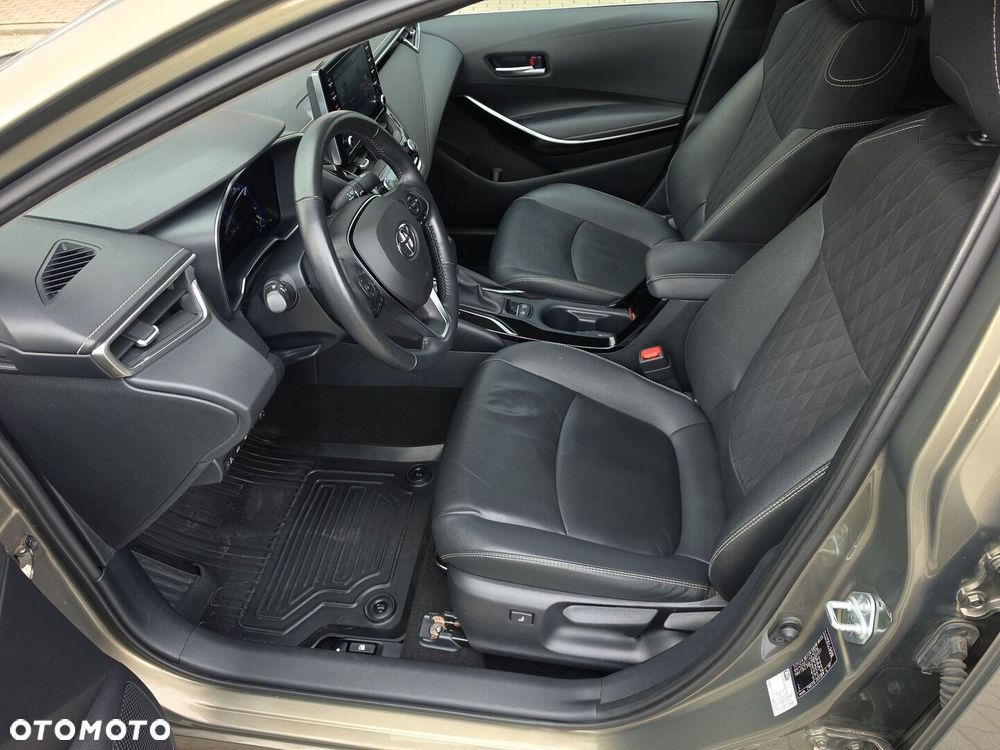 Toyota Corolla 1.8 Hybrid Executive - 13