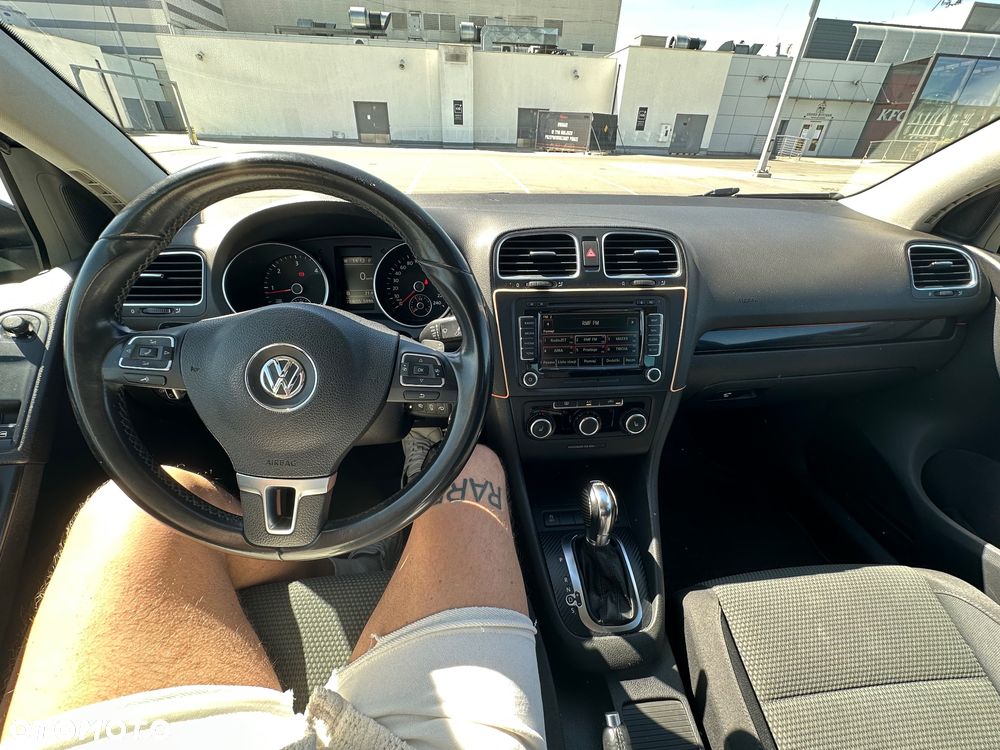 Volkswagen Golf - 10