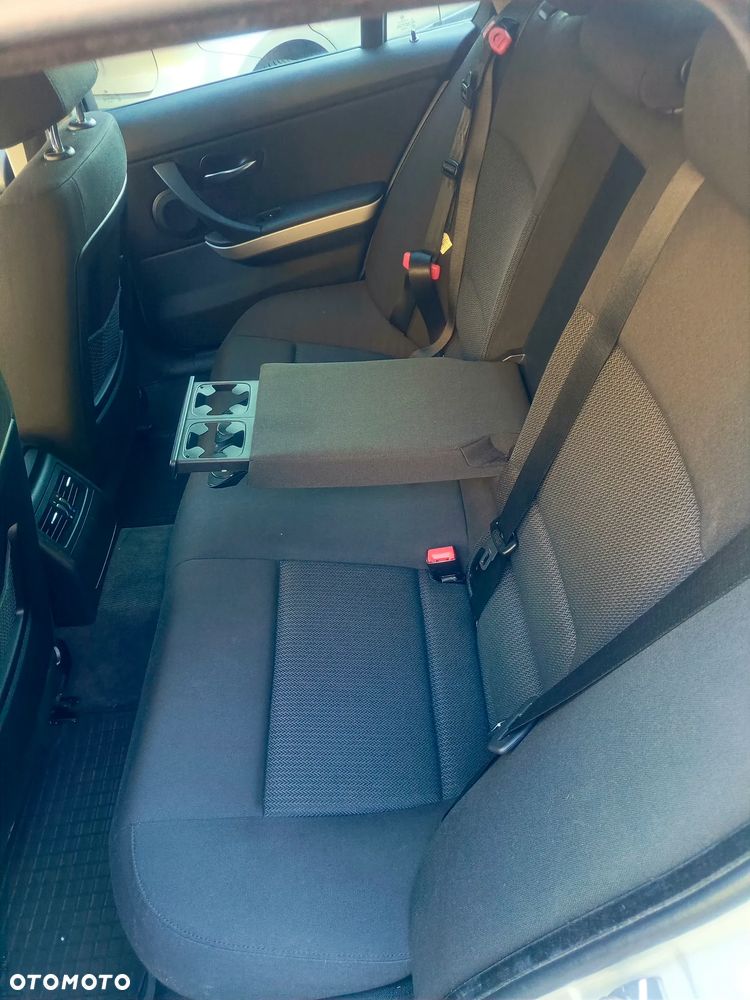 BMW Seria 3 320i - 9