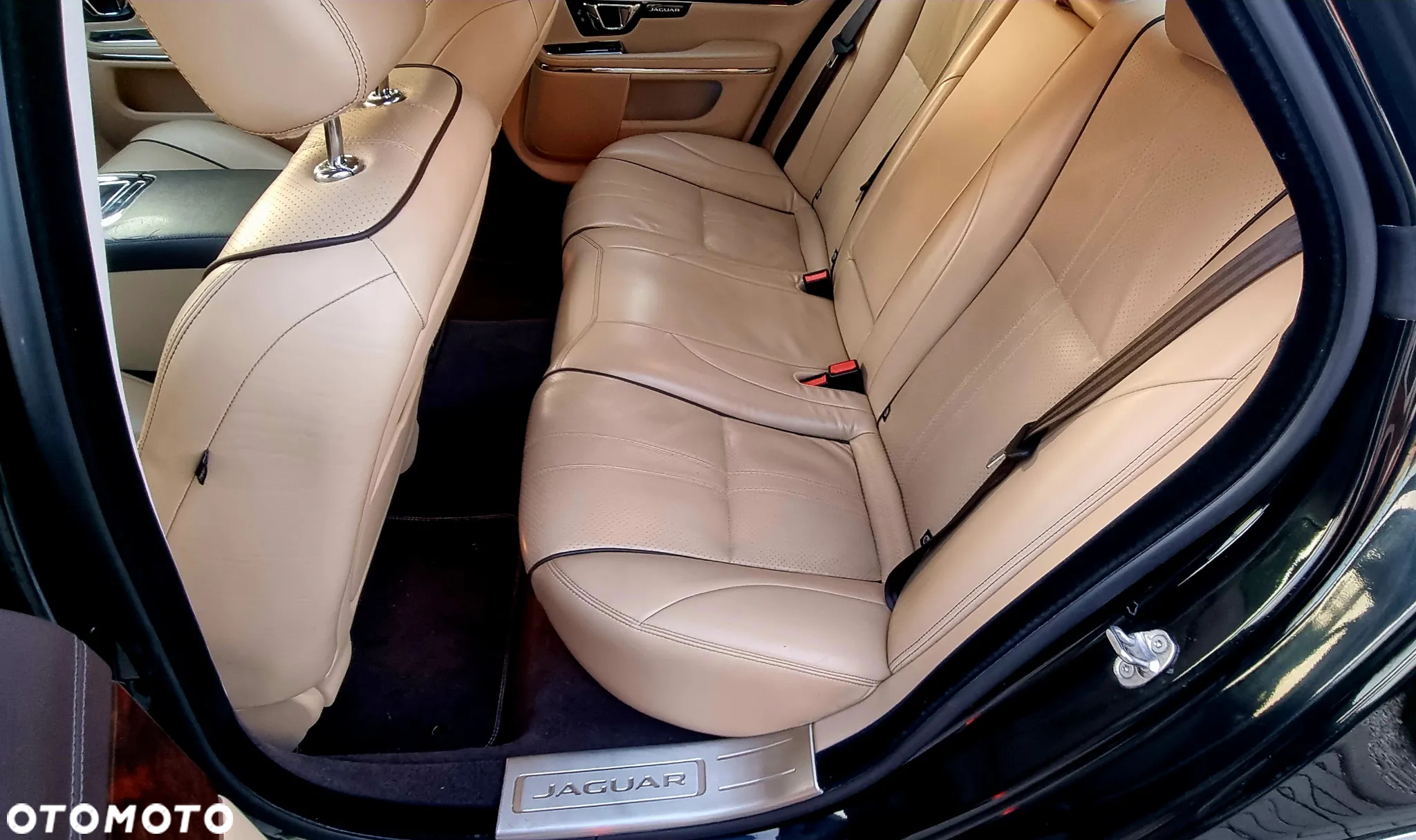 Jaguar XJ 3.0 V6 Kompressor AWD R-Sport - 18