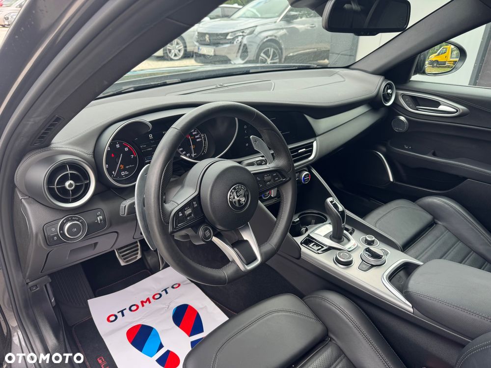 Alfa Romeo Giulia 2.0 Turbo Veloce Q4 - 14