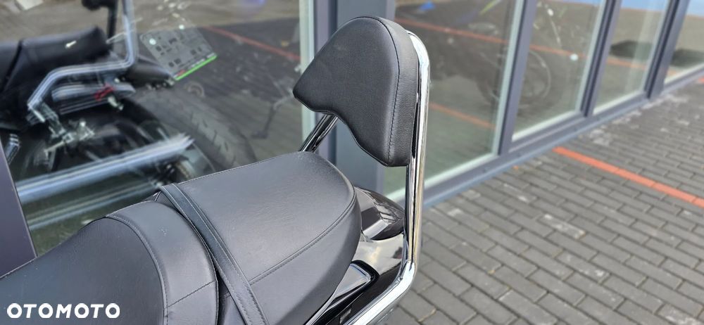 Suzuki Intruder - 36