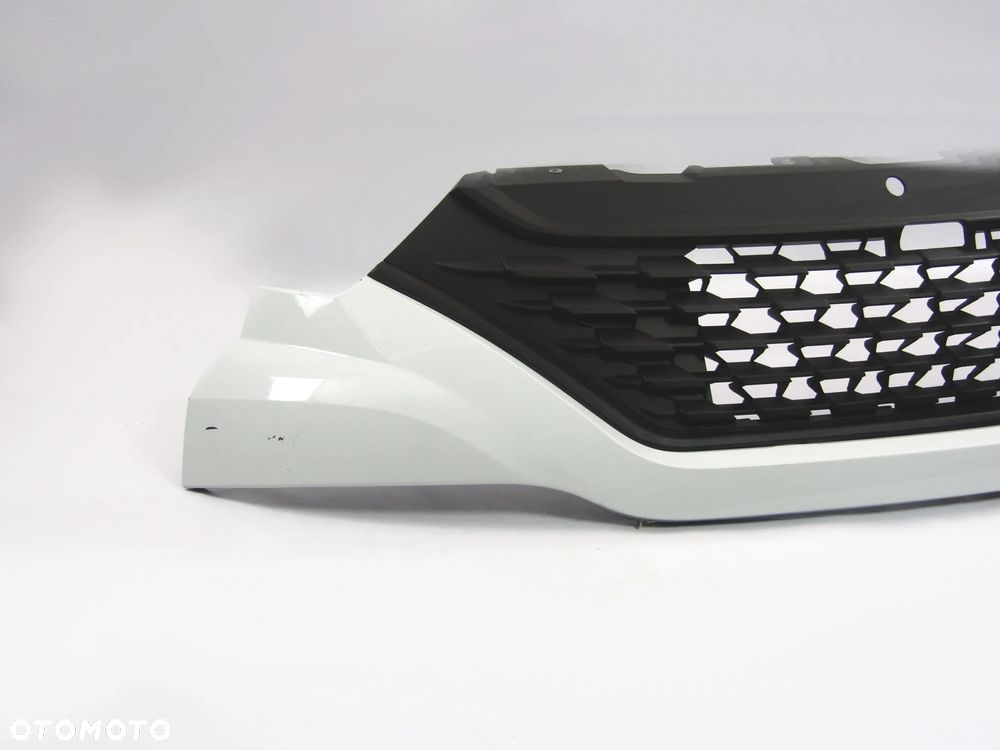 Listwa nad zderzak + atrapa chłodnicy / Grill Iveco Daily  19 - 24 Lakier 50105 - 11