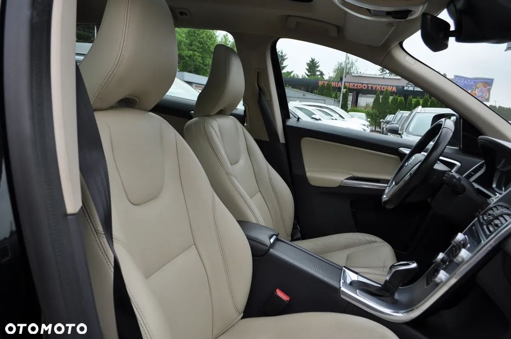 Volvo XC 60 D4 AWD Summum - 30
