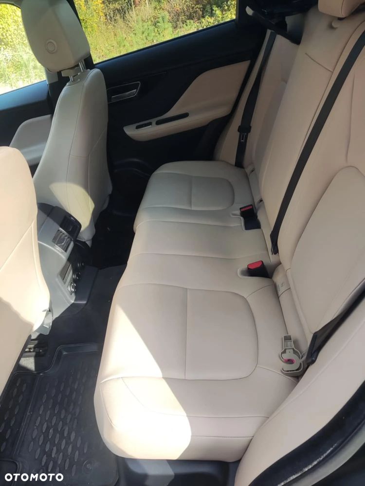 Jaguar F-Pace 2.0 i4P AWD Prestige - 12