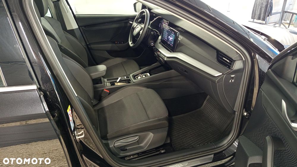 Skoda Octavia 1.5 TSI mHEV Selection DSG - 11