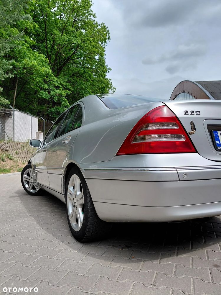 Mercedes-Benz Klasa C 220 CDI Elegance - 9