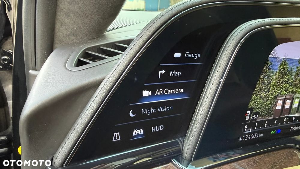 Cadillac Escalade ESV 6.2 V8 AWD AT Platinum - 16