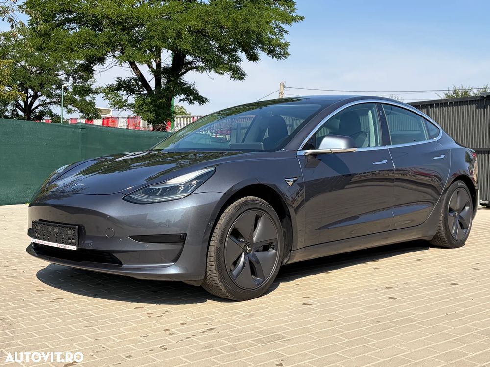 Tesla Model 3 - 16