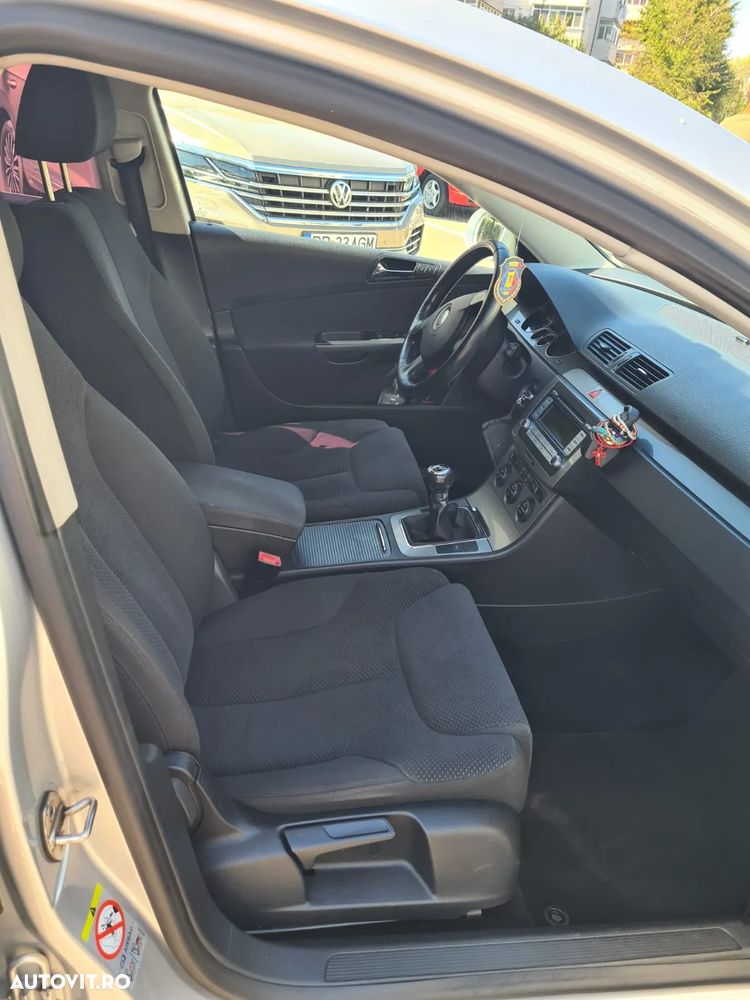 Volkswagen Passat 2.0 TDI Comfortline - 23
