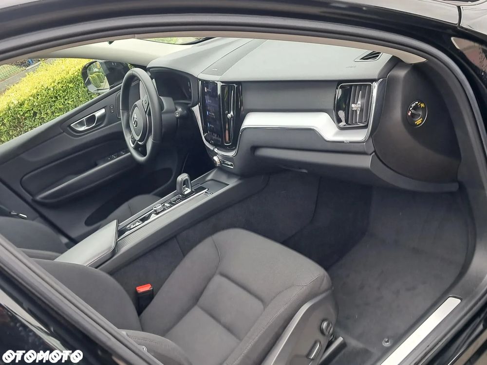 Volvo XC 60 B4 D Geartronic Momentum Pro - 25