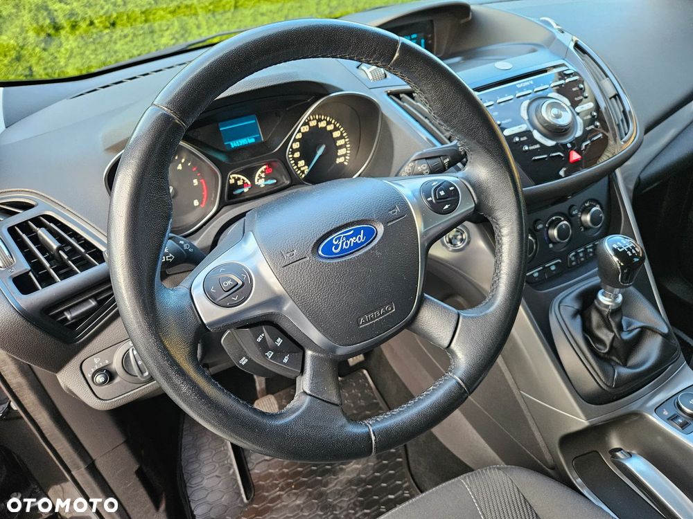Ford Kuga 2.0 TDCi 2x4 Titanium - 23