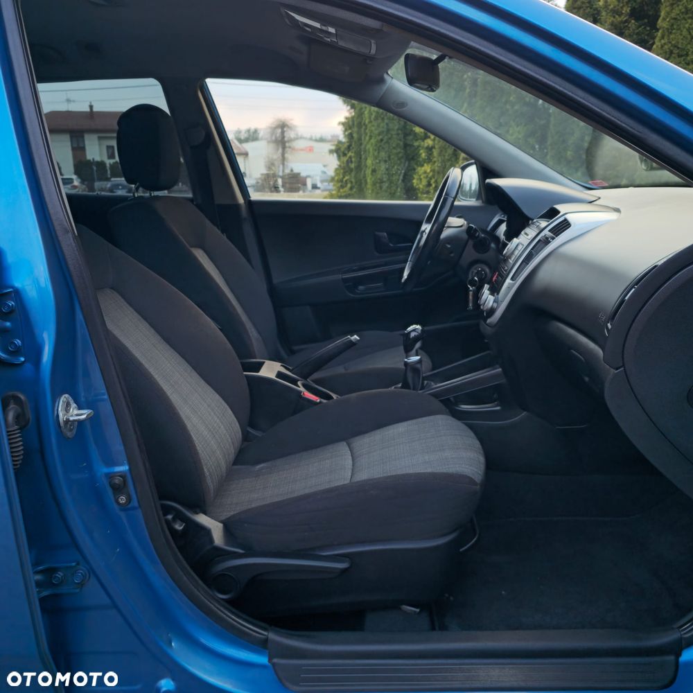 Kia Ceed - 21