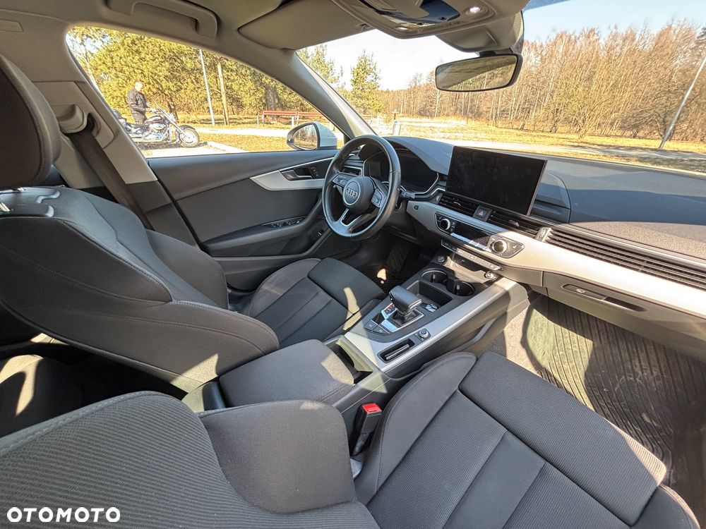 Audi A4 Limousine 35 TFSI S tronic - 12