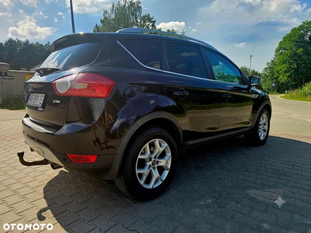 Ford Kuga 2.0 TDCi 2x4 Titanium - 3