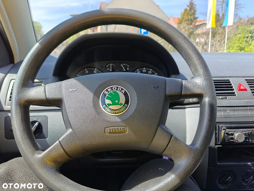 Skoda Fabia 1.2 HTP Sport - 22