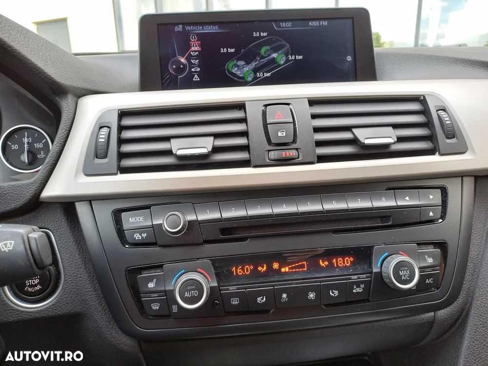 BMW Seria 3 320d Touring Blue Performance - 16