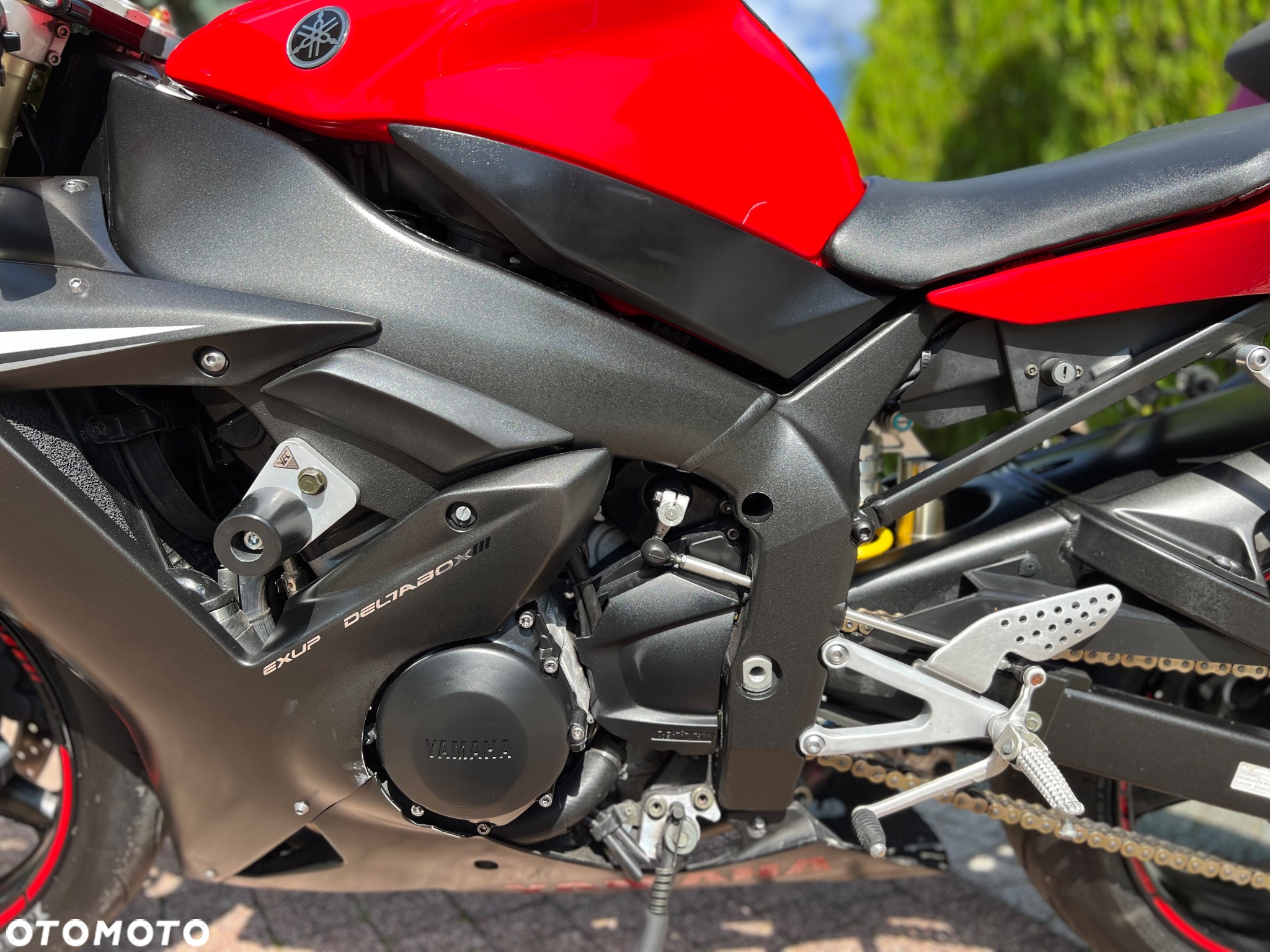 Yamaha R1 - 24