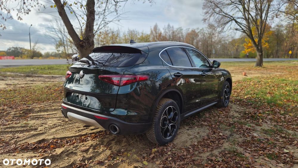 Alfa Romeo Stelvio 2.0 Turbo 16V AT8-Q4 Ti - 10