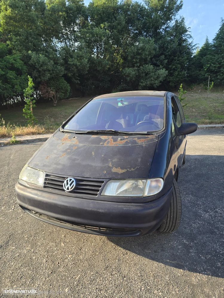 VW Sharan 1.8 T Trendline 7L - 1