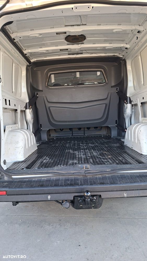 Opel Vivaro - 2