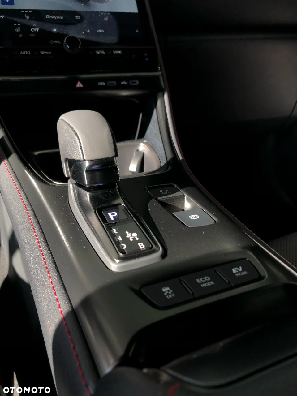 Lexus LBX 1.5 Hybrid Emotion - 11