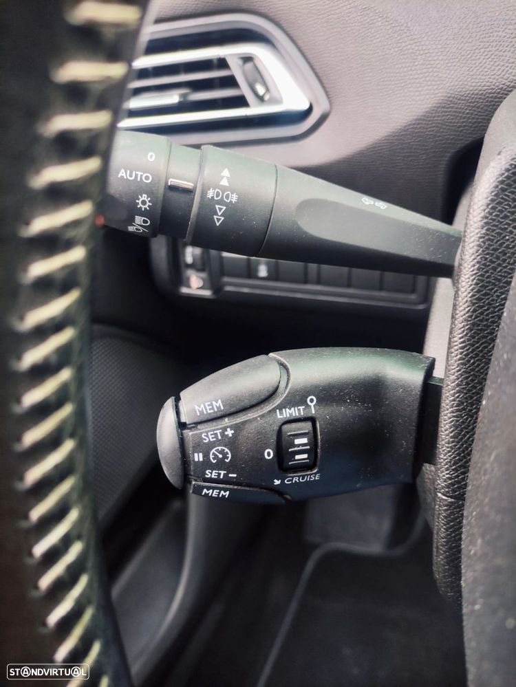 Peugeot 308 SW 1.5 BlueHDi Allure - 19