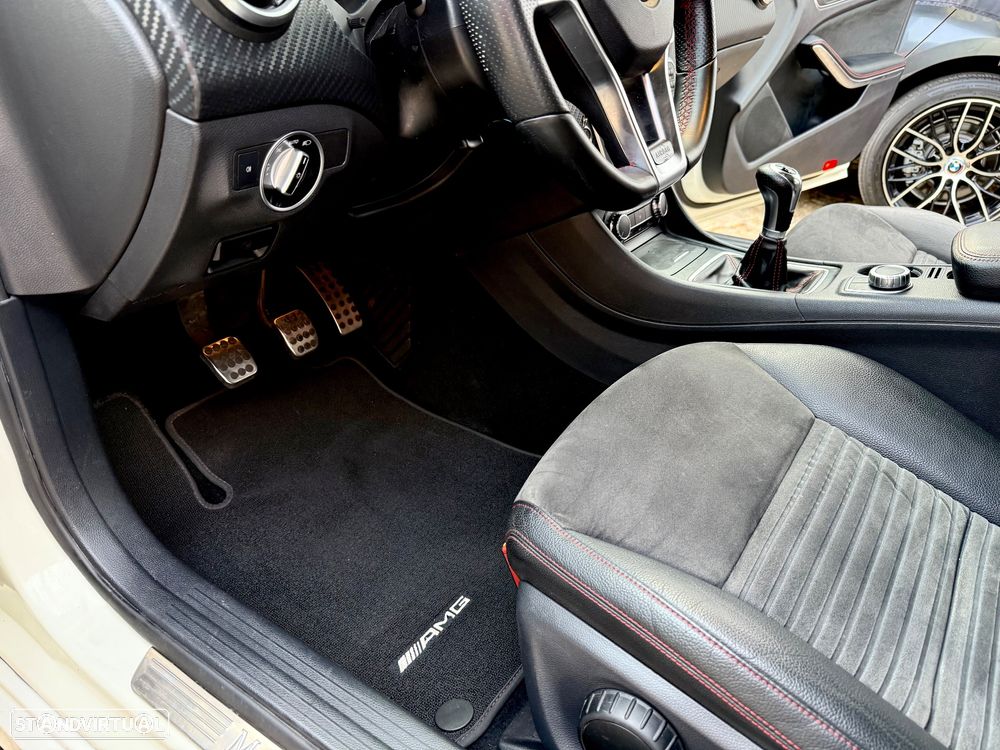 Mercedes-Benz A 180 d AMG Line - 42