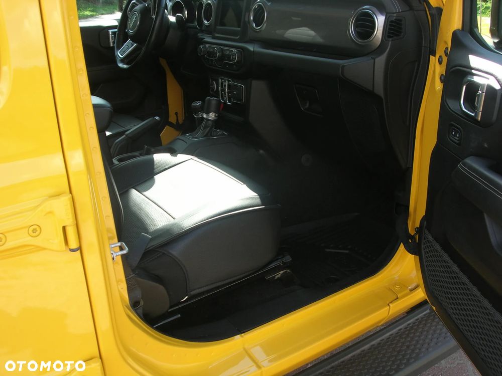 Jeep Wrangler - 21
