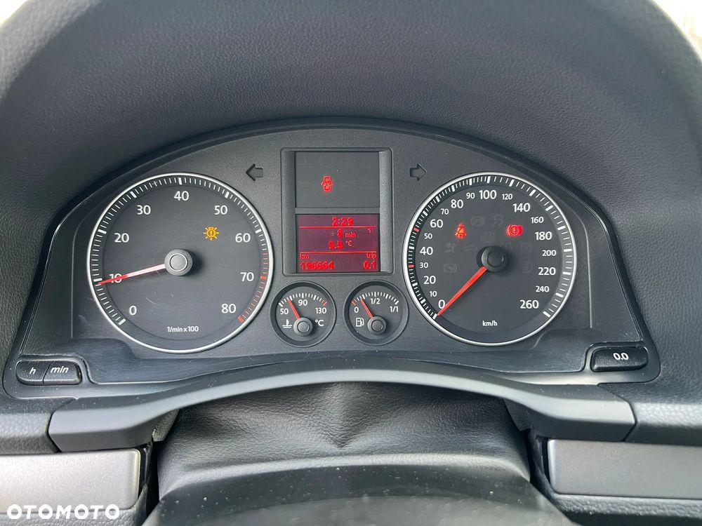 Volkswagen Golf - 25