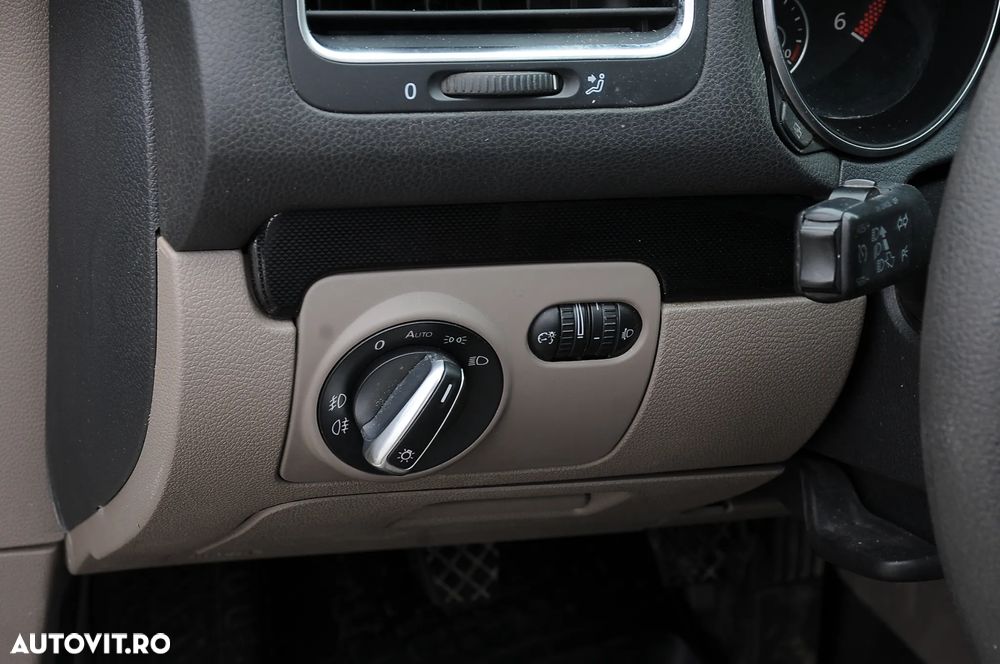 Volkswagen Golf 1.6 TDI DPF Comfortline - 10