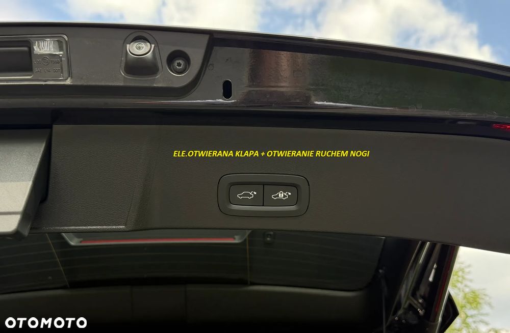 Volvo XC 40 B4 B AWD DKG Plus Dark - 28