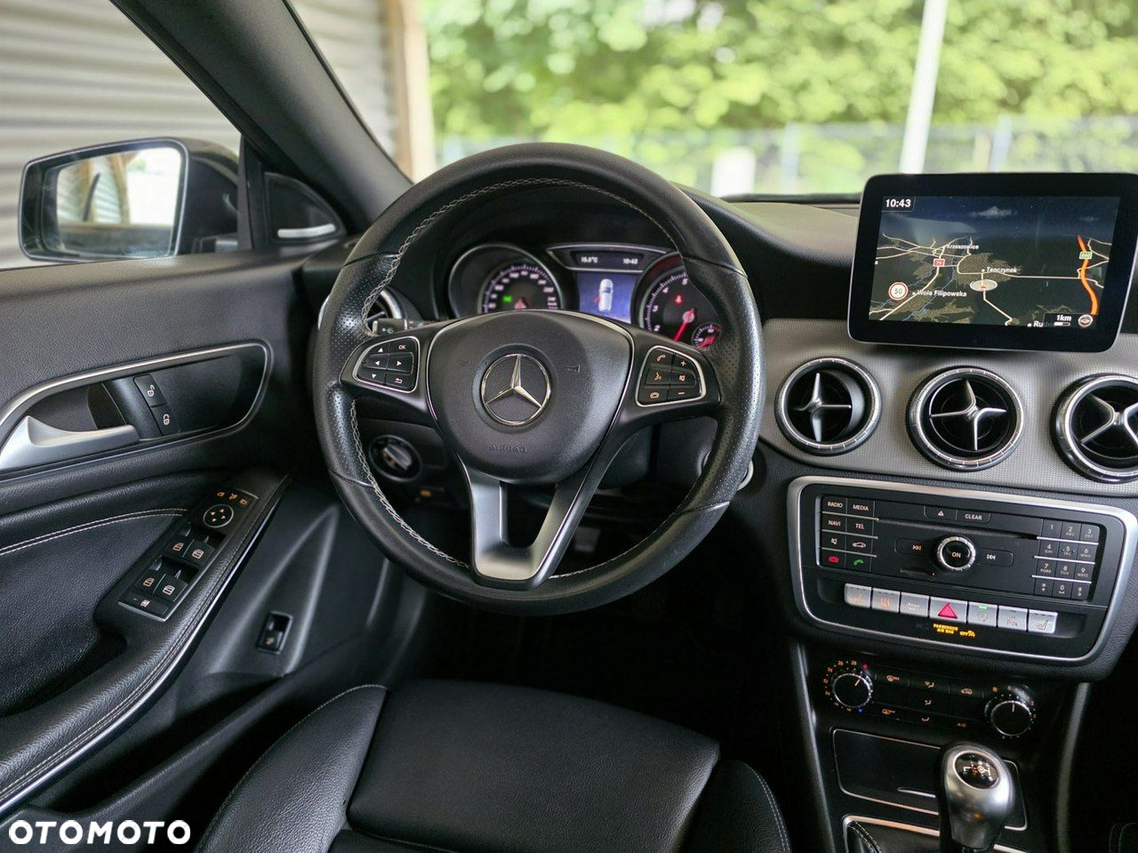 Mercedes-Benz CLA - 11