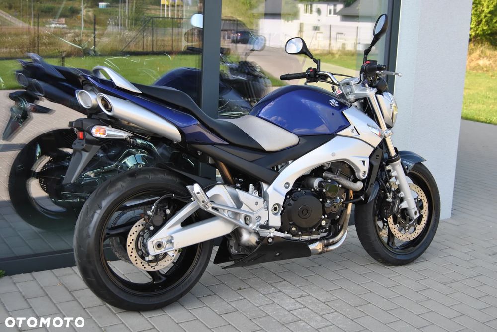 Suzuki GSR - 40