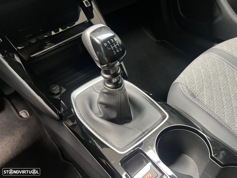 Peugeot 2008 1.2 PureTech Allure Pack - 16