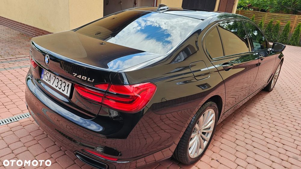 BMW Seria 7 740Li - 24