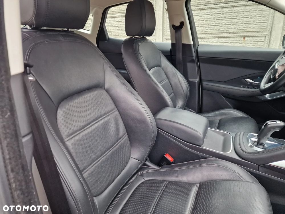 Jaguar E-Pace P200 AWD R-Dynamic S - 12