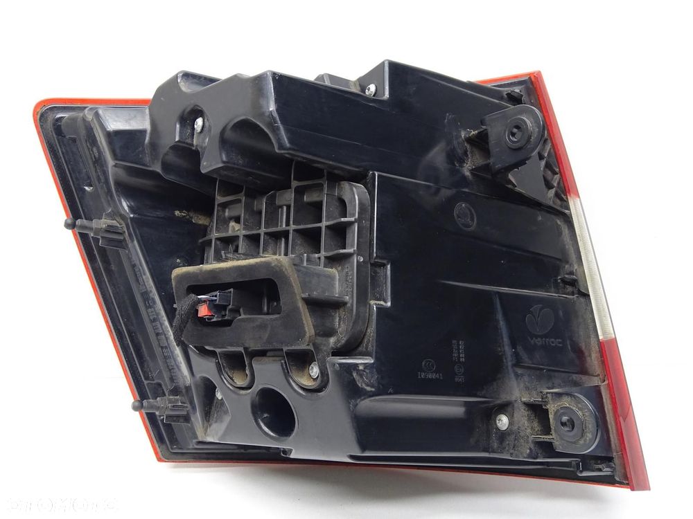 LAMPA PRAWY TYŁ W BŁOTNIK 5E9945208A SKODA OCTAVIA III LIFT KOMBI LED - 8