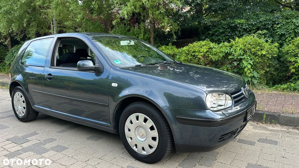 Volkswagen Golf - 25