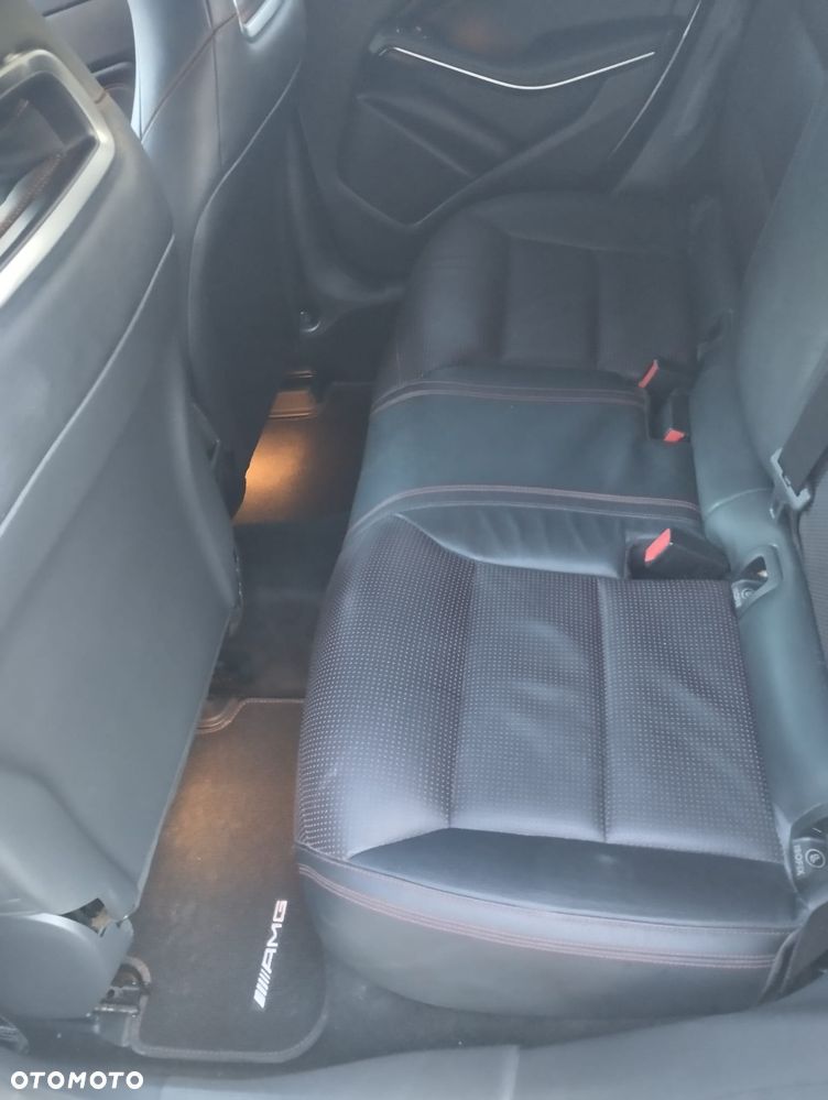 Mercedes-Benz CLA - 13