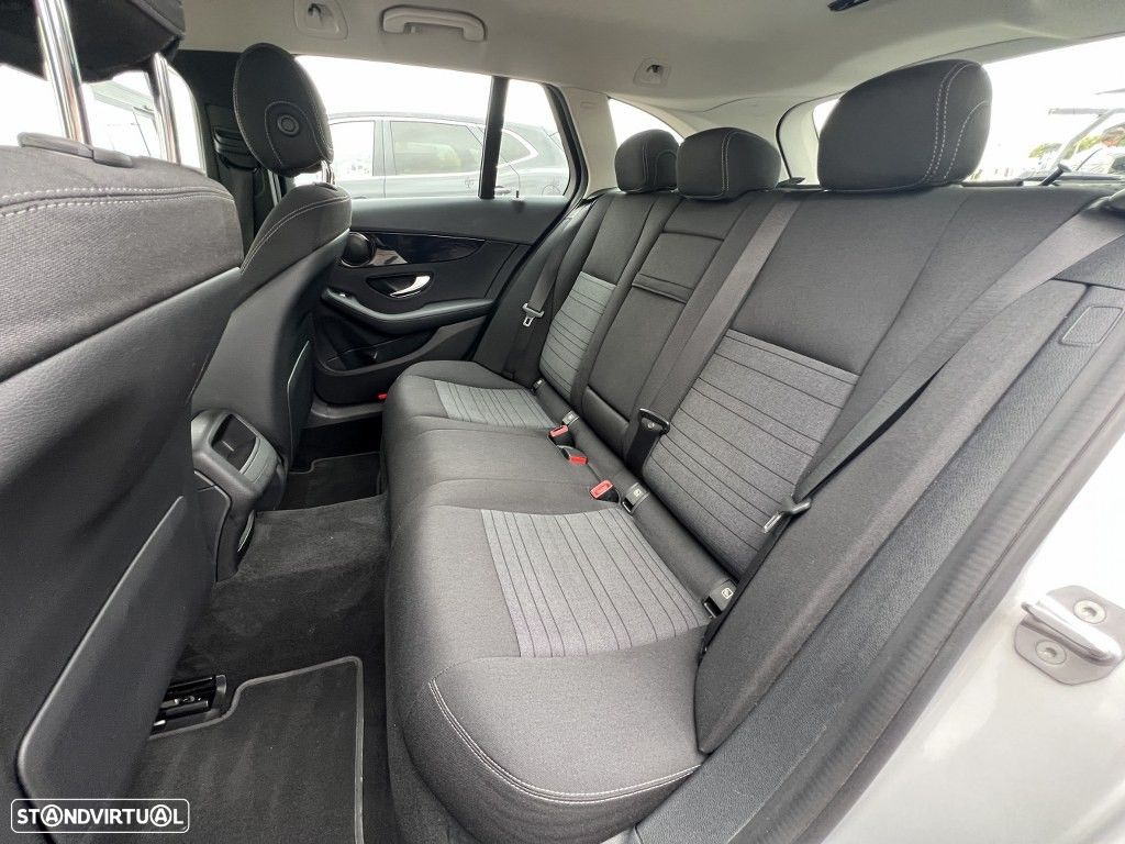 Mercedes-Benz C 350 e - 24