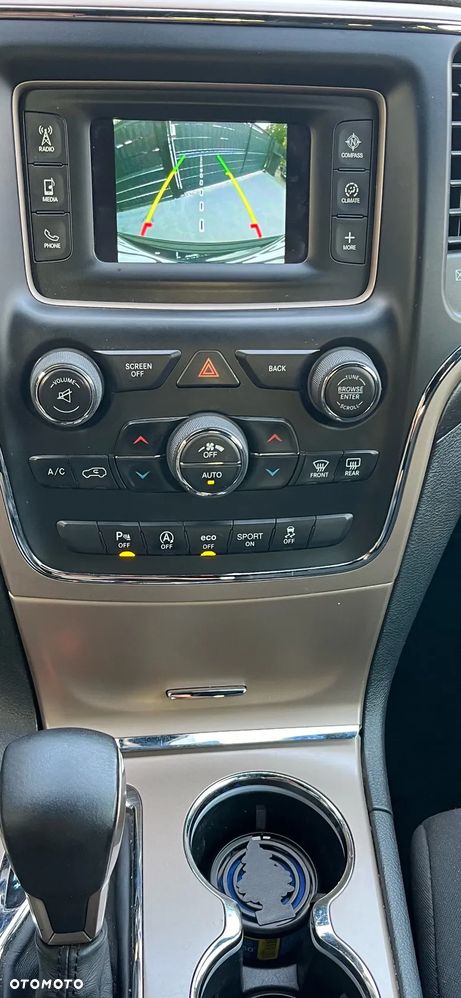 Jeep Grand Cherokee - 16