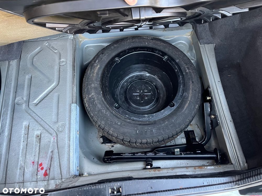 Mercedes-Benz W124 (1984-1993) - 24